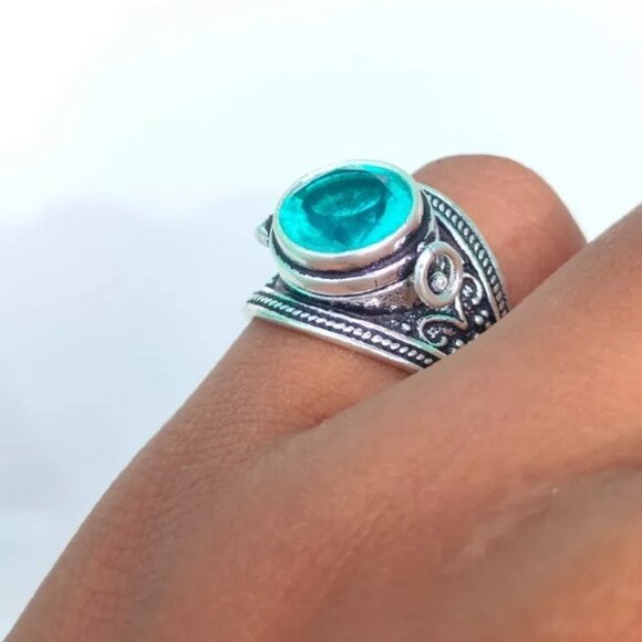Blue Topaz Gemstone Sterling Silver  Poison Ring SZ 7.25 - Picture 1 of 3
